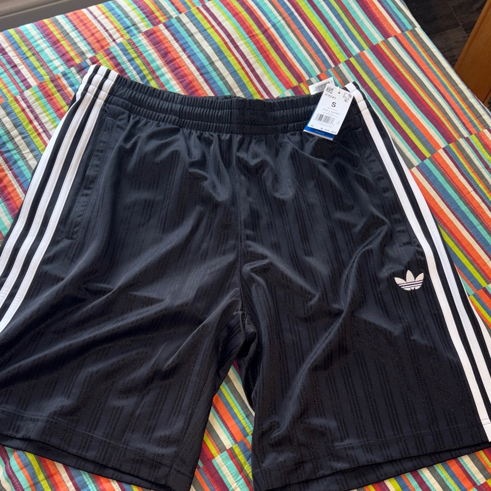 Adidas Men's Black Athletic Shorts /White Stripes size small zippered pockets